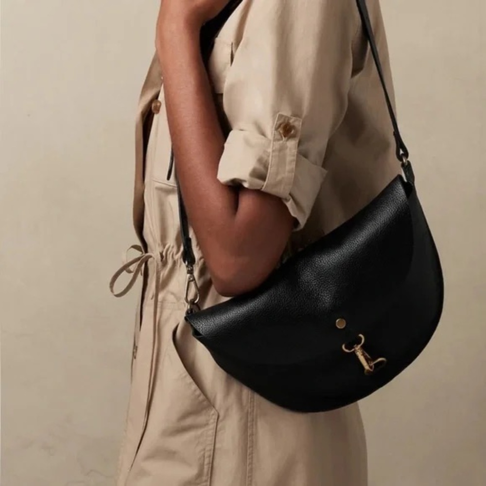 Banana Republic Leather Crossbody Belt bag